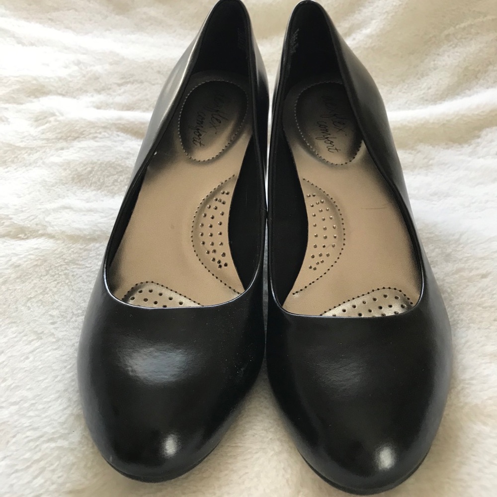 Classic Black Heels NWT🖤